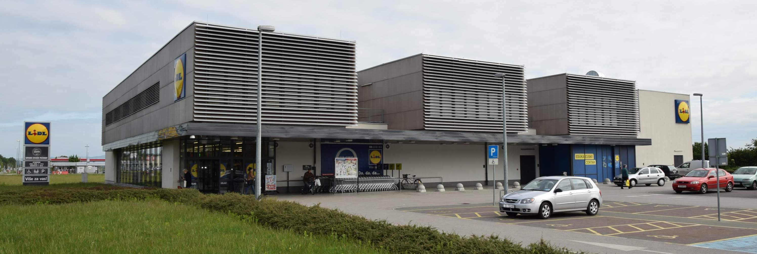 Business building LIDL